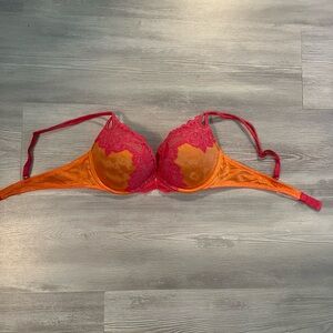 Victorias Secrect Elegant Lace Trimmed Bra in Pink and Orange 36B
